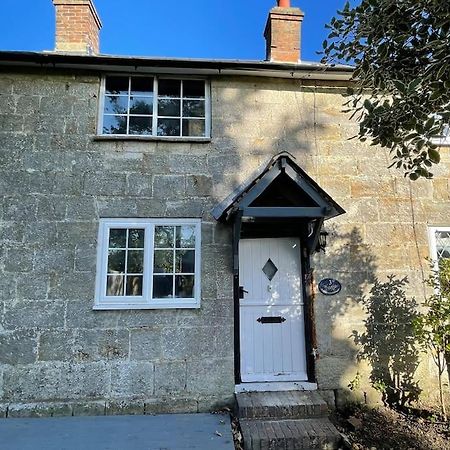 Rustic 18Th Century Stone Cottage With Fireplace And Parking Crowborough Exteriör bild